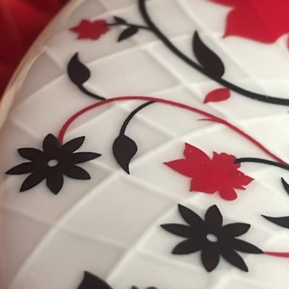 FINE PORCELAIN TEACUP AND SAUCER IN RED & BLACK - Picture 8 of 11